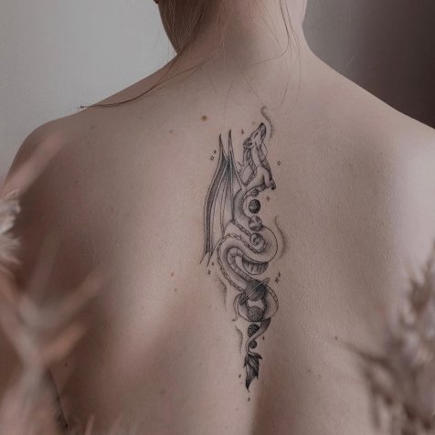 Татуировка в стиле тату графика 