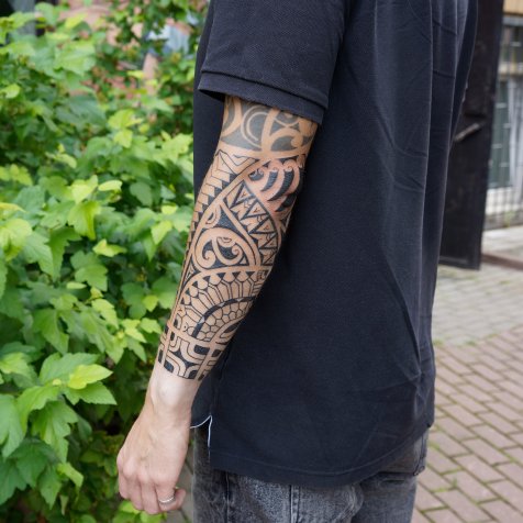 Татуировка в стиле полинезия тату полинезия на предплечье